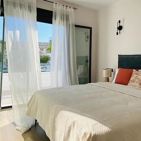 Apartment 3 Bed Flat - Sleeps 6 - Pool - Garden - Parking La Cala De Mijas