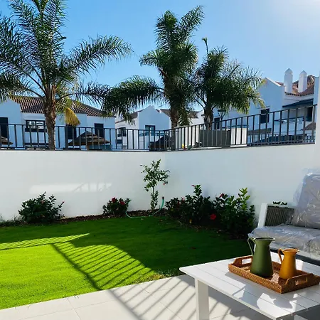 3 Bed Flat - Sleeps 6 - Pool - Garden - Parking * La Cala De Mijas